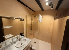 Maison de caractère mitoyenne avec beaux volumes, sauna, terrasse et jardin – Pexonne (54)