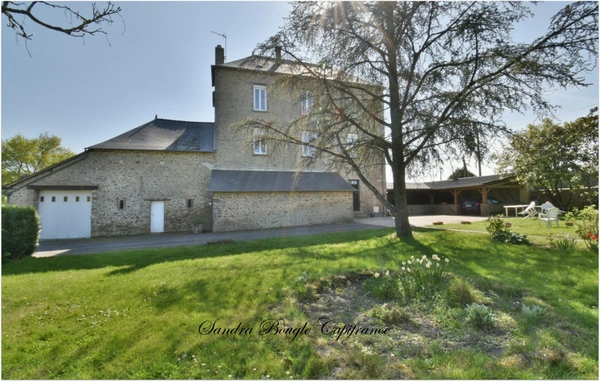 Maison à vendre 7 pièces MARTIGNE SUR MAYENNE (53)