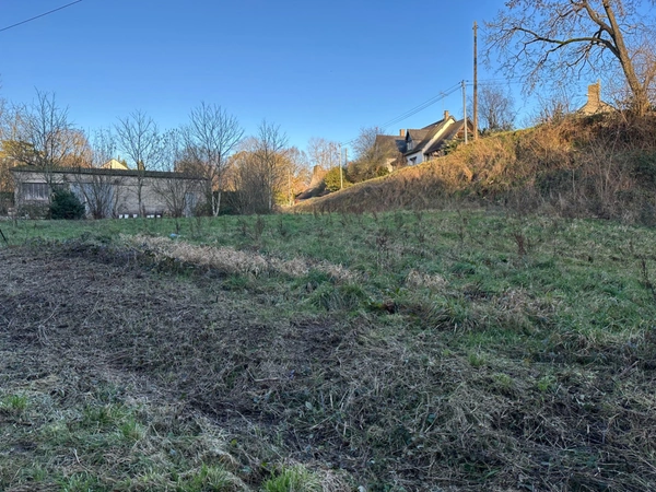 Terrain de 1 275 m² viabilisé à vendre sur Mayenne