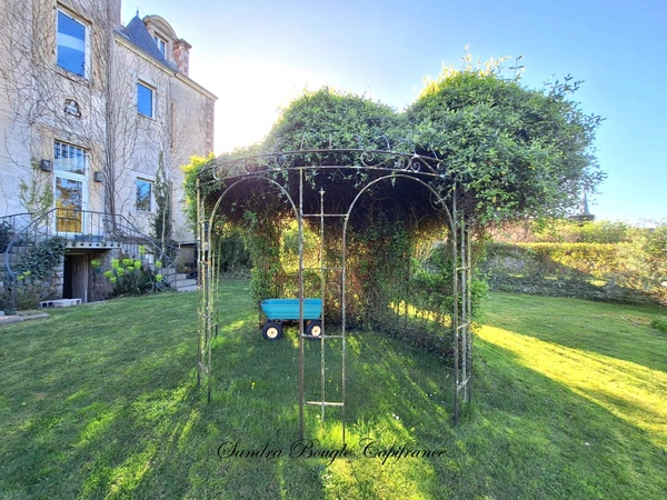 Demeure de caractère à vendre 9 pièces SOULGE SUR OUETTE (53)