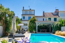Maison à vendre 7 pièces ROYAN (17)