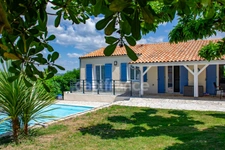 MESCHERS-SUR-GIRONDE – MAISON AVEC PISCINE, PROCHE PLAGE ET CENTRE-VILLE