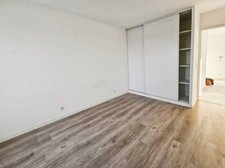 Appartement 2 pièces lumineux- balcon et stationnement.Idéal premier achat ou investissement.