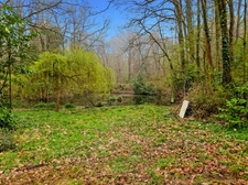 Au cœur de la nature, propriété d’exception 13 hectares avec étang privé, maison chaleureuse de 133 m², 3 chambres, cheminée et poêle : un havre de paix à LA FERTE SOUS JOUARRE (77)
