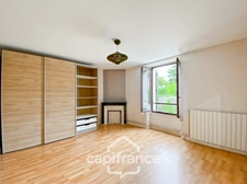 🏡 Une maison familiale pleine de caractère dans un village très recherché -6 P- 163 m² environ - jardin - 