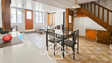 Charmante maison de ville fonctionnelle sur trois niveaux- terrasse au calme- Idéal famille ou investissement- 