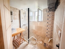 Maison chaleureuse- lumineuse- au calme- familiale- confort- jardin .