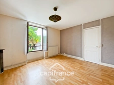 🏡 Une maison familiale pleine de caractère dans un village très recherché -6 P- 163 m² environ - jardin - 