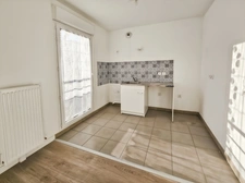 Appartement 2 pièces lumineux- balcon et stationnement.Idéal premier achat ou investissement.