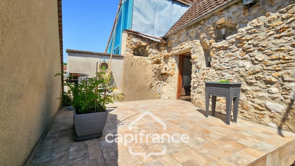 Charmante maison de ville fonctionnelle sur trois niveaux- terrasse au calme- Idéal famille ou investissement- 