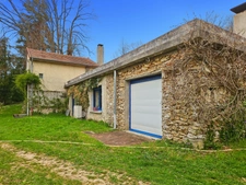Au cœur de la nature, propriété d’exception de 18 000 M2 avec étang privé, 2 granges-maison chaleureuse de 133 m², 3 chambres, cheminée et poêle : un havre de paix à LA FERTE SOUS JOUARRE (77)