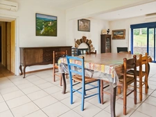 Au cœur de la nature, propriété d’exception 13 hectares avec étang privé, maison chaleureuse de 133 m², 3 chambres, cheminée et poêle : un havre de paix à LA FERTE SOUS JOUARRE (77)