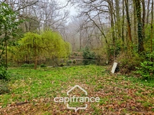 Là où l’eau, la pierre et la forêt se rejoignent, un domaine d’exception s’offre à vous : 9 hectares de nature préservée et de mémoire vivante, à transmettre et à faire revivre.