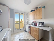 BROU-SUR-CHANTEREINE – Appartement 4 pièces avec 3 chambres, loggia, cave et parking