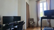 Maison de maître sur un terrain de plus de 3 000 m²