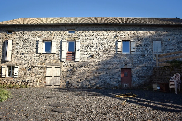 Une propriété pleine de charme, aux multiples possibilités – 463 m²