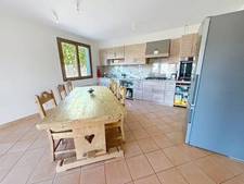VIUZ-EN-SALLAZ – MAISON FAMILIALE 6 PIÈCES – 140 m² – VUE MONTAGNES – EMPLACEMENT RECHERCHÉ 🌞