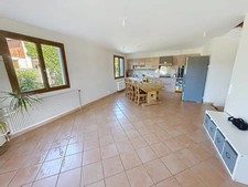 VIUZ-EN-SALLAZ – MAISON FAMILIALE 6 PIÈCES – 140 m² – VUE MONTAGNES – EMPLACEMENT RECHERCHÉ 🌞