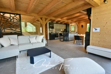 BRIANCON- SERRE CHEVALIER Chalet récent avec grand jardin proche centre ville 