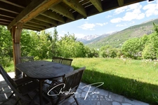 BRIANCON- SERRE CHEVALIER Chalet récent avec grand jardin proche centre ville 