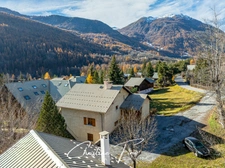 SERRE CHEVALIER - LA SALLE LES ALPES House with great potential