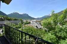 BRIANCON - SERRE CHEVALIER centre ville. Maison indépendante et ses deux jardins