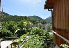 BRIANCON - SERRE CHEVALIER centre ville. Maison indépendante et ses deux jardins