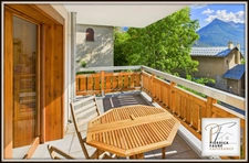 T3 avec terrasse plein sud, vue montagnes, cave à Briançon