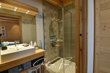 BRIANCON- SERRE CHEVALIER Chalet récent avec grand jardin proche centre ville 