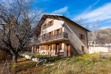 SERRE CHEVALIER - LA SALLE LES ALPES House with great potential