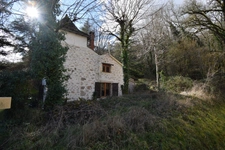 Maison à vendre  en pierre avec piscine  VERS (46)