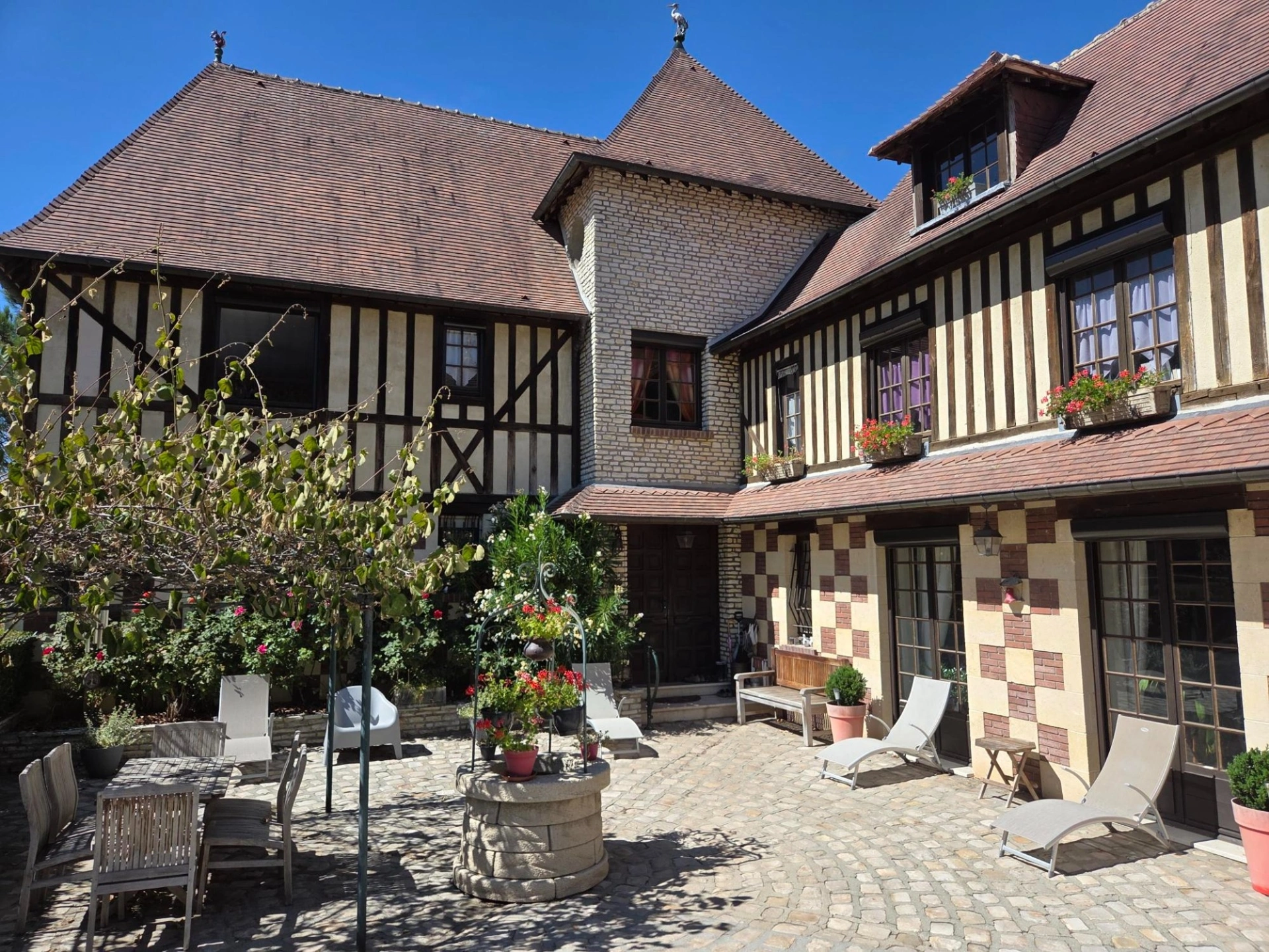 Maison 11 pièces 298 m² · à Blangy le Chateau · 298 m² · 1 495 000 €