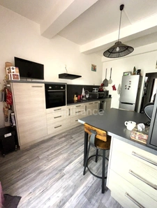 3 MINUTES FROM THE BEACH, SPACIOUS HOUSE OF APPROXIMATELY 160M² WITH A LARGE GARAGE.