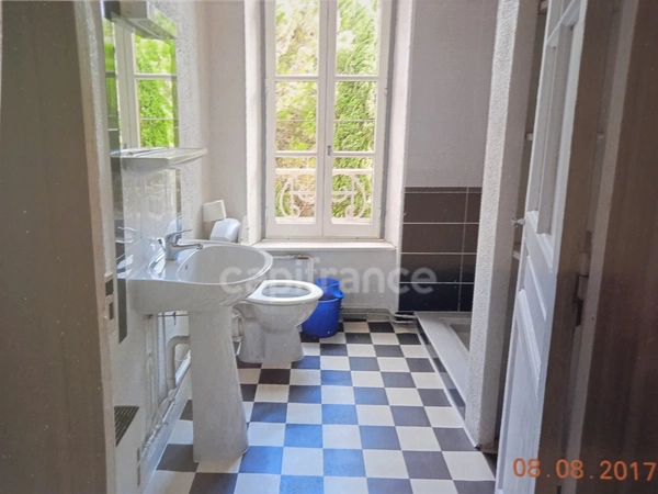 SOMPTUEUX ENSEMBLE IMMOBILIER AVECPOTENTIELEXCEPTIONNEL ET SON TERRAIN CONSTRUCTIBLE.