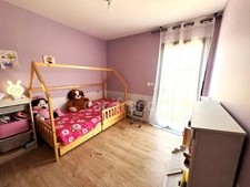 CHARMING SINGLE-STORY VILLA 2 MINUTES FROM SHOPS