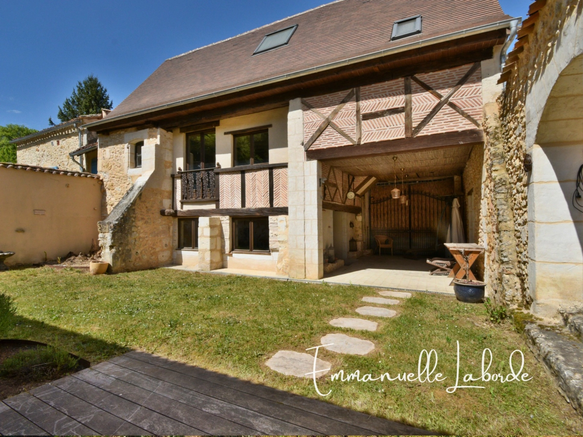 Maison 9 pièces 272 m² · à Saint Georges de Montclard · 272 m² · 339 200 €