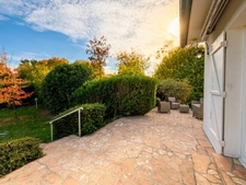Au calme en impasse : maison familiale, 4 chambres dont 2 de plain-pied, 767 m² de terrain