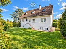 Au calme en impasse : maison familiale, 4 chambres dont 2 de plain-pied, 767 m² de terrain