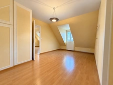 Au calme en impasse : maison familiale, 4 chambres dont 2 de plain-pied, 767 m² de terrain