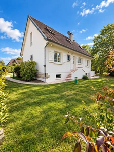 Au calme en impasse : maison familiale, 4 chambres dont 2 de plain-pied, 767 m² de terrain
