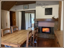 Family home to renovate with a large wooded lot
