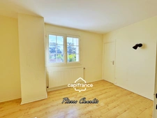 Downtown area - BRON 6-room house with large garage and basement
