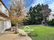 BRON CENTRE 7-room house with large garage and basement