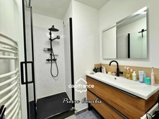 5-room apartment in Bron - Fort-Église area - Terraces and garage