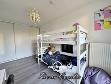 Ground floor apartment with garage and cellar for sale, 3 rooms, BRON (69)