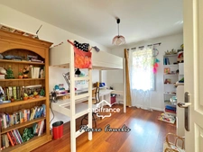 5-room apartment in Bron - Fort-Église area - Terraces and garage