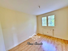 Downtown area - BRON 6-room house with large garage and basement