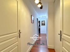5-room apartment in Bron - Fort-Église area - Terraces and garage