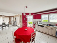  Superbe pavillon de 146 m² habitables sur un terrain arboré de 1334 m² – Le Neufbourg