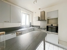 Appartement 118 m² : vaste séjour de 32 m², 3 chambres, cave, grenier et garage en plein centre de VIRE (14)